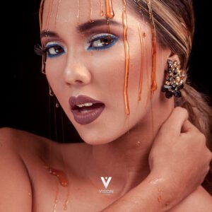 Aroma: paquete regular con maquillaje